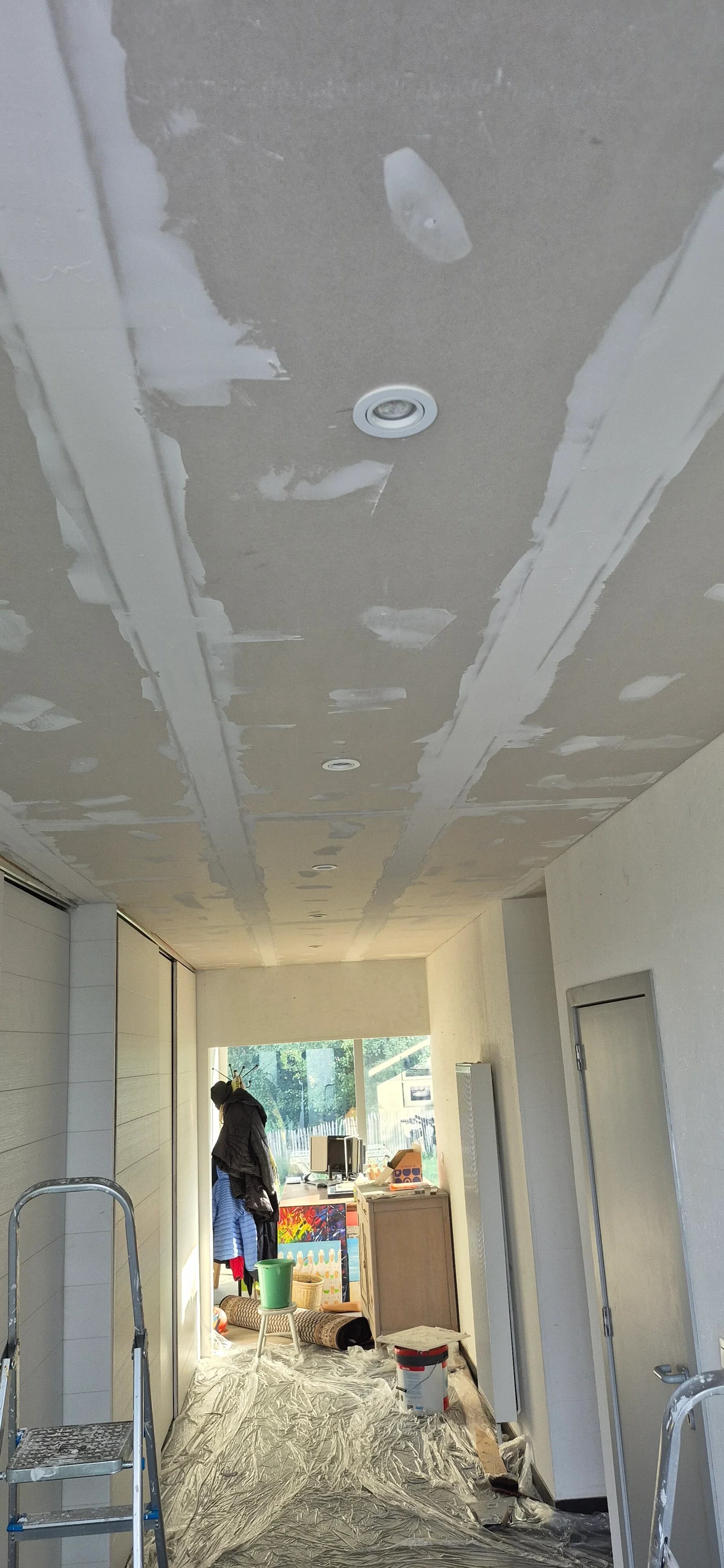 Gyproc plafond afwerking met voegen
